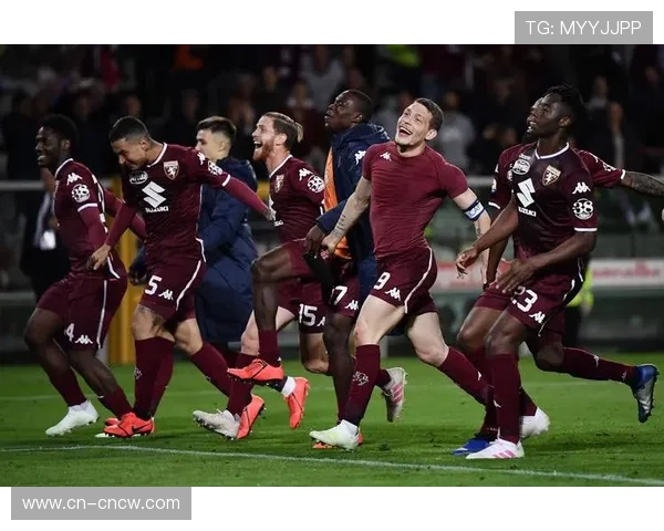 半场都灵2-0领先米兰，弗拉希奇点射萨帕塔反击得手